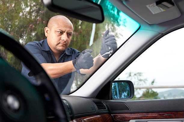 Windshield Repair Huntington Beach CA - Expert Auto Glass Repair and Replacement Services